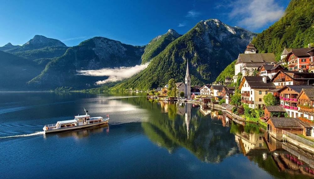 Go for a walk around Hallstatt