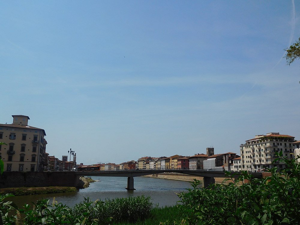 Take a walk along the River Arno